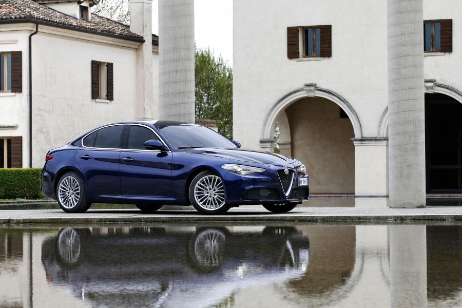  Alfa Romeo Giulia 2016 года  (WW) (фото 35 из 42)